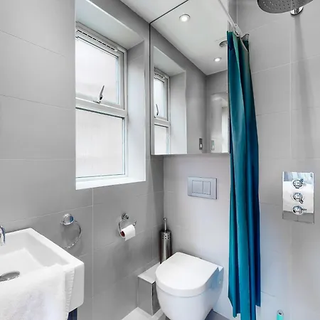 Modern 3 Bed In Hampstead London