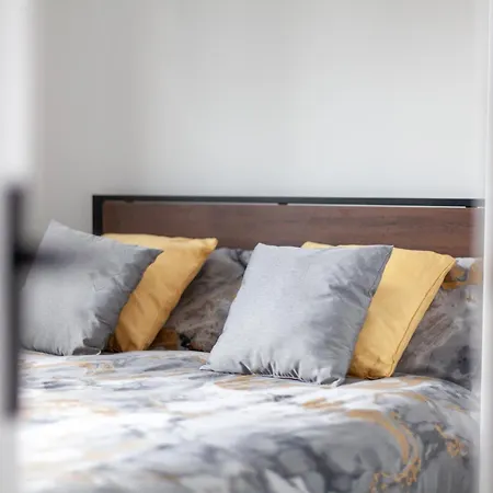 Praed Apartment *