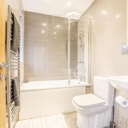 Stylish & Central Homes In Bromley