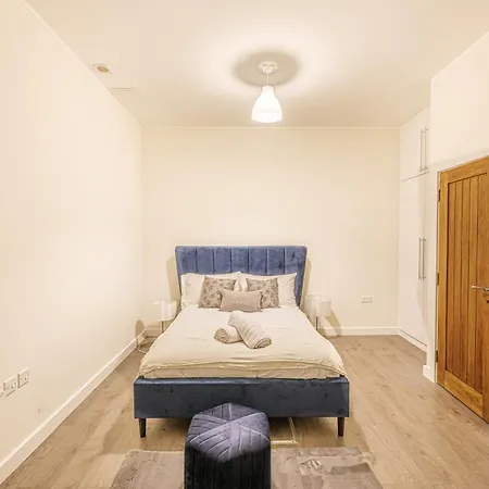 Holiday home Stylish & Central Homes In