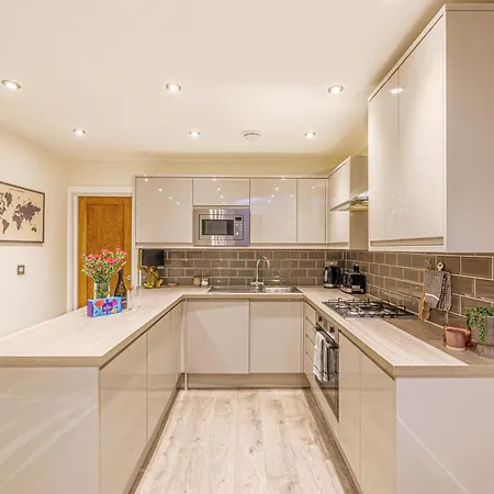 Stylish & Central Homes In Bromley