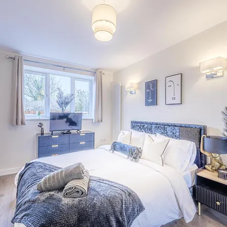 Stylish & Central Homes In Bromley