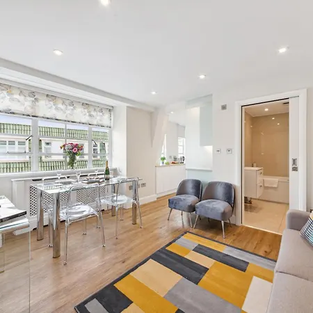 Nell Gwynn Chelsea 4*