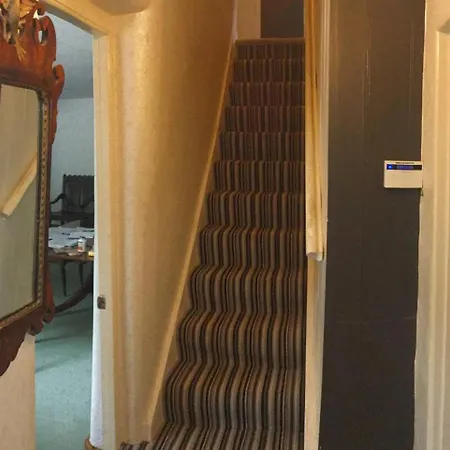 New Cosy 2 Bedroom Detached House West Finchley * London