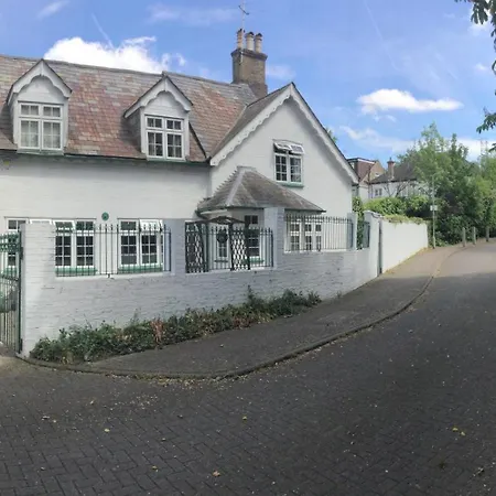 Apartment Unique Country Nr Nature Reserve Sleeps 4 London