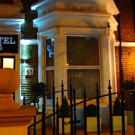 Hotell 65 London