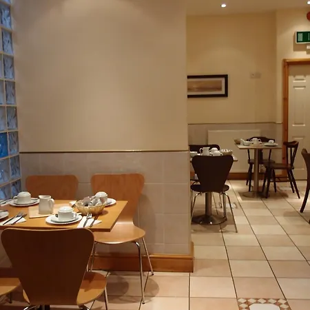 Hotell 65 London