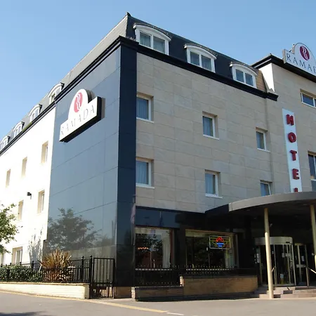Hotel Savera South