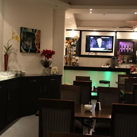 Hotell Admiral At Park Avenue 3*
