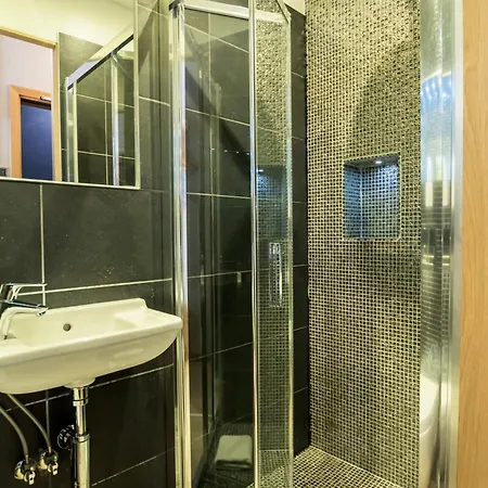 Hotel Arosfa By Compass Hospitality
