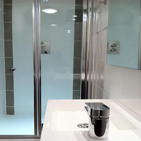 Hotel apartamentowy Lyall