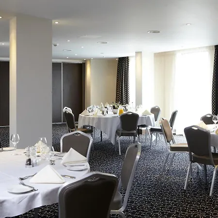 Hotel Park Grand Heathrow