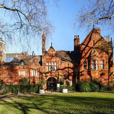 Hotel St Paul's 4*