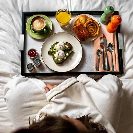 Lincoln Plaza London, Curio Collection By Hilton