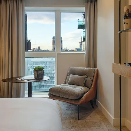 Hotel Lincoln Plaza London, Curio Collection By Hilton London