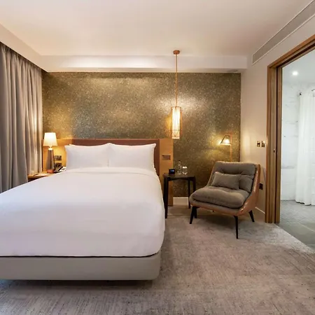Lincoln Plaza London, Curio Collection By Hilton