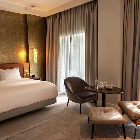 Hotel Lincoln Plaza London, Curio Collection By Hilton