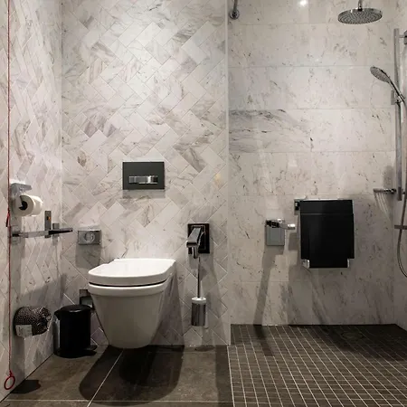 Hotel Lincoln Plaza London, Curio Collection By Hilton London