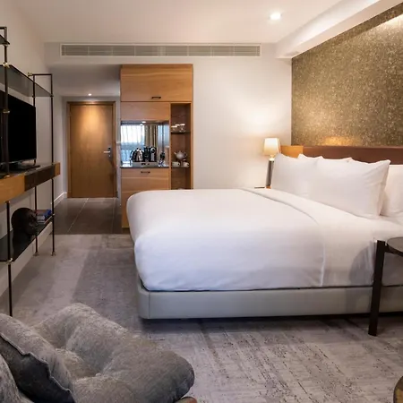 Hotel Lincoln Plaza London, Curio Collection By Hilton London