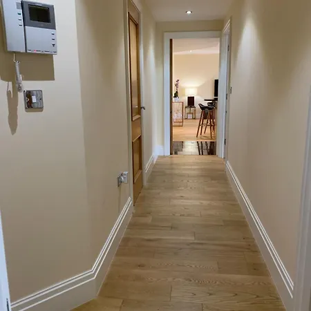 Apartment Thames View Apartment, Imperial Wharf London