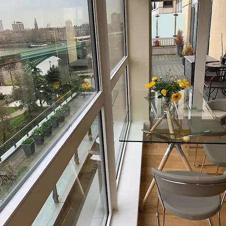 Thames View Apartment, Imperial Wharf