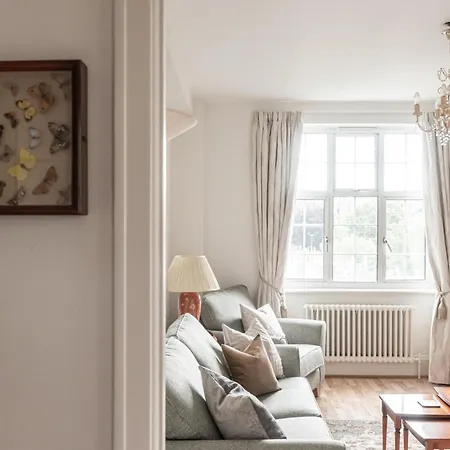 Chestnut Blossom - 1 Bedroom In Kensington London