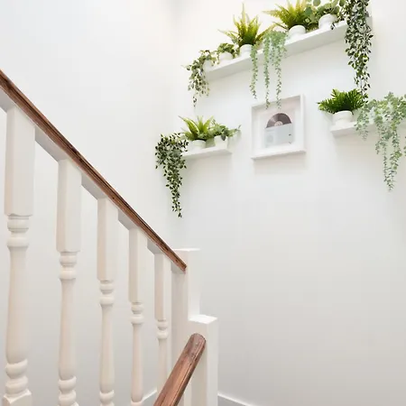 Shepherds Bush Serviced By Concept
