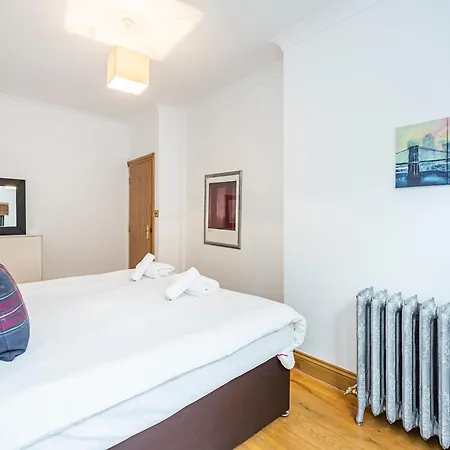 2 Bedroom By Av Short Lets Southwark With Free Wifi