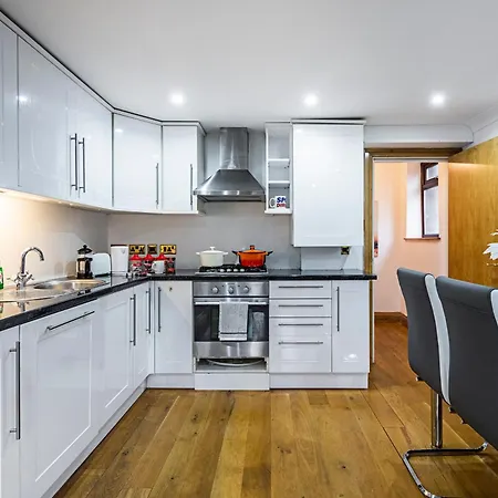 Apartment 2 Bedroom By Av Short Lets Southwark With Free Wifi