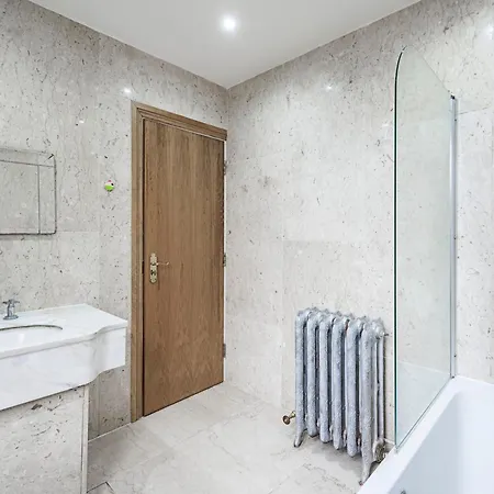 Apartment 2 Bedroom By Av Short Lets Southwark With Free Wifi