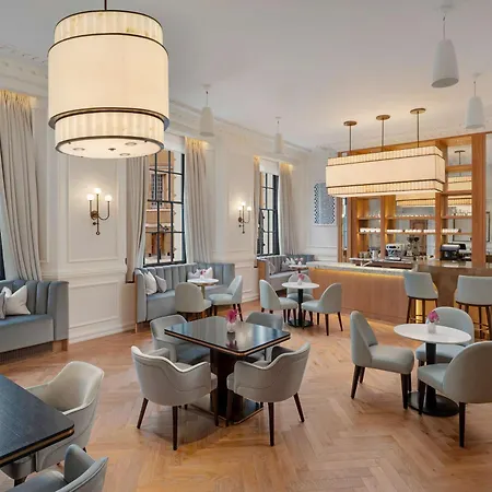 Raffles At The Owo Londres