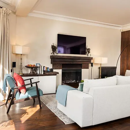 Apartment A Chelsea Retreat - 2 Bedroom With Garden And Parking