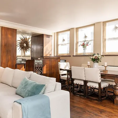 A Chelsea Retreat - 2 Bedroom With Garden And Parking London