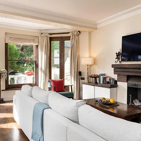 A Chelsea Retreat - 2 Bedroom With Garden And Parking