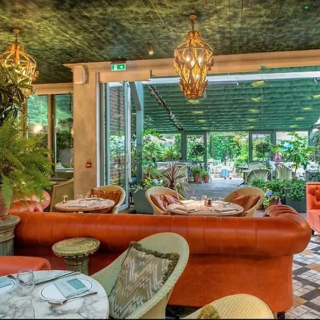 A Chelsea Retreat - 2 Bedroom With Garden And Parking London