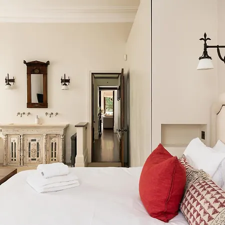 A Chelsea Retreat - 2 Bedroom With Garden And Parking London