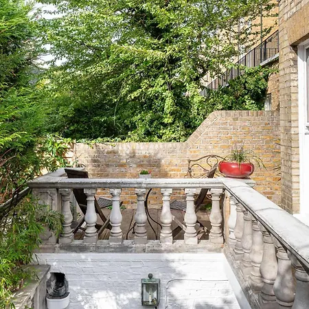 Apartment A Chelsea Retreat - 2 Bedroom With Garden And Parking London