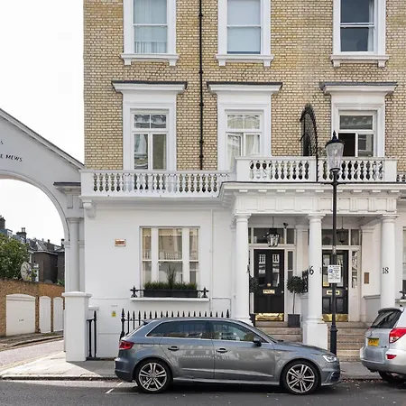 Apartment A Chelsea Retreat - 2 Bedroom With Garden And Parking