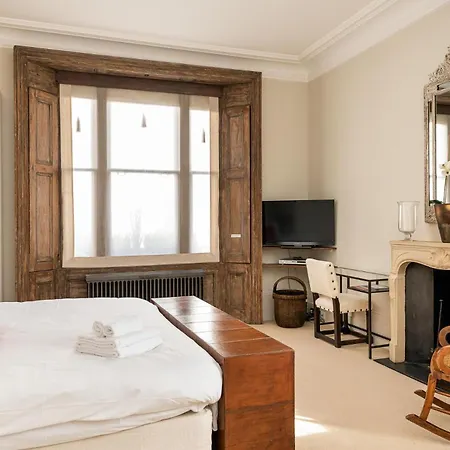 Apartment A Chelsea Retreat - 2 Bedroom With Garden And Parking