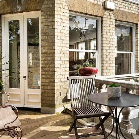A Chelsea Retreat - 2 Bedroom With Garden And Parking