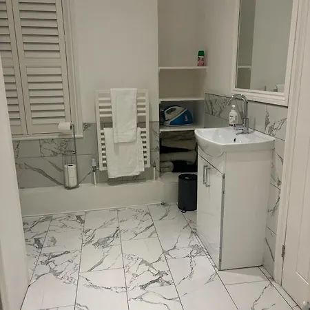 Homestay Grand Tulse Hill *