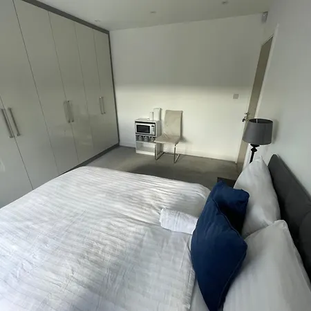 Homestay Luxury Near Wembley Harrow