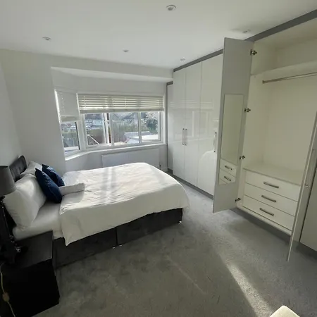 Homestay Luxury Near Wembley Harrow