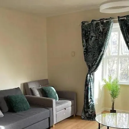Apartment 4min Walk Uni Of East 1br