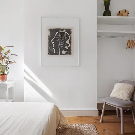 Apartment 1 Bed & Garden, Sunny Artist Flat - 20mins To *