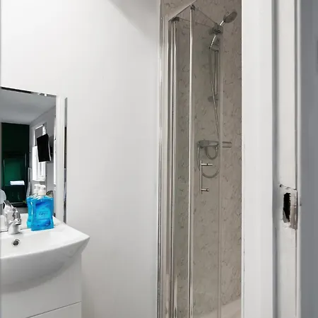Guest house Livestay Affordable En-suite Studio In London, N14 *
