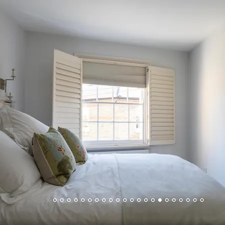 Apartment Magenta - 3 Bedroom By Battersea Park London