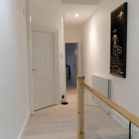 Apartment 3 Bed House In The Heart Of Palmers Palmers Green