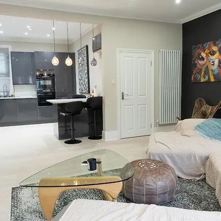 Apartment 3 Bed House In The Heart Of Palmers