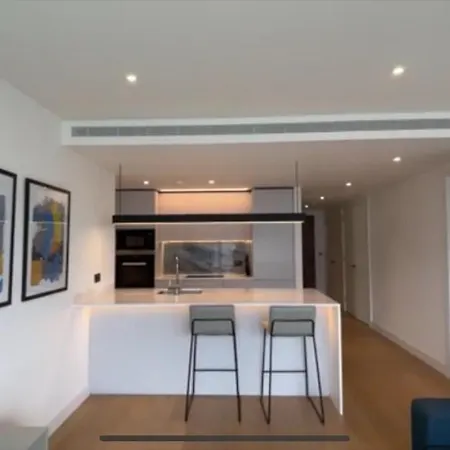 アパート Luxury Modern 2bd 2ba White Living ロンドン